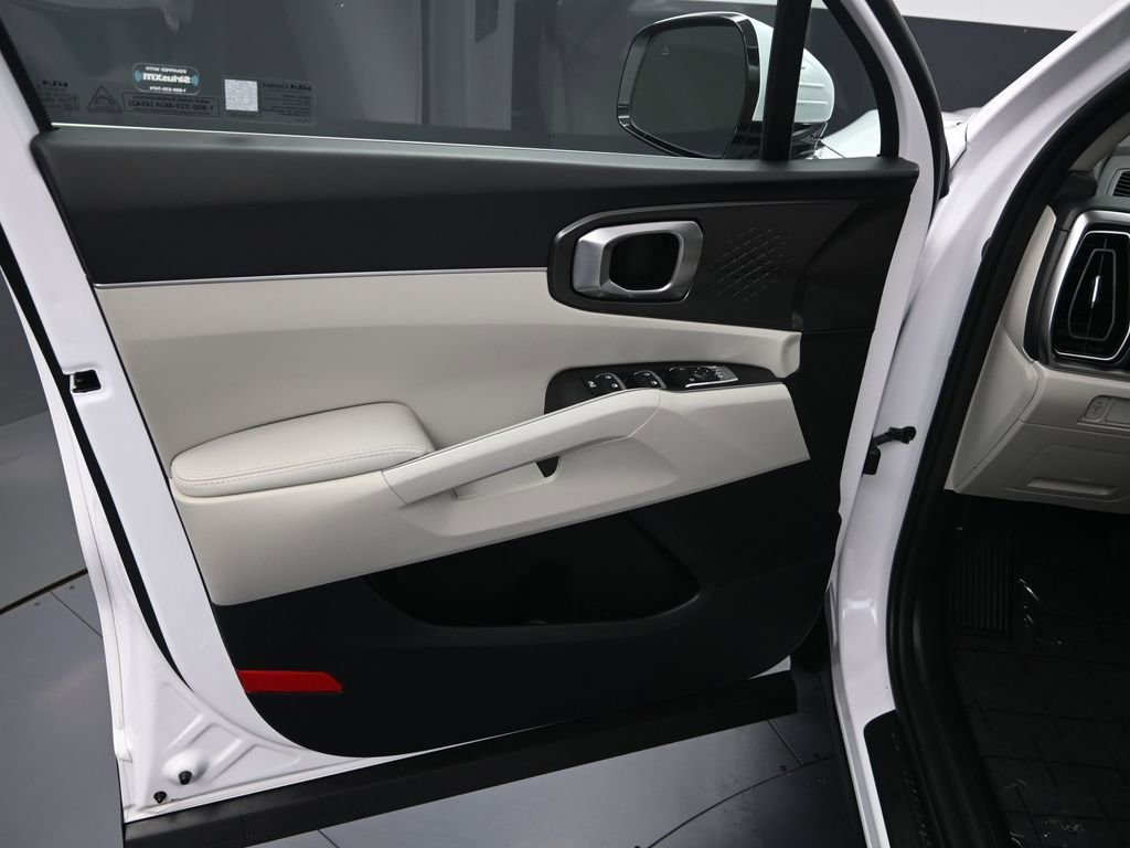 New 2025 Kia Sorento S w/ Panoramic Sunroof Package FWD image 2