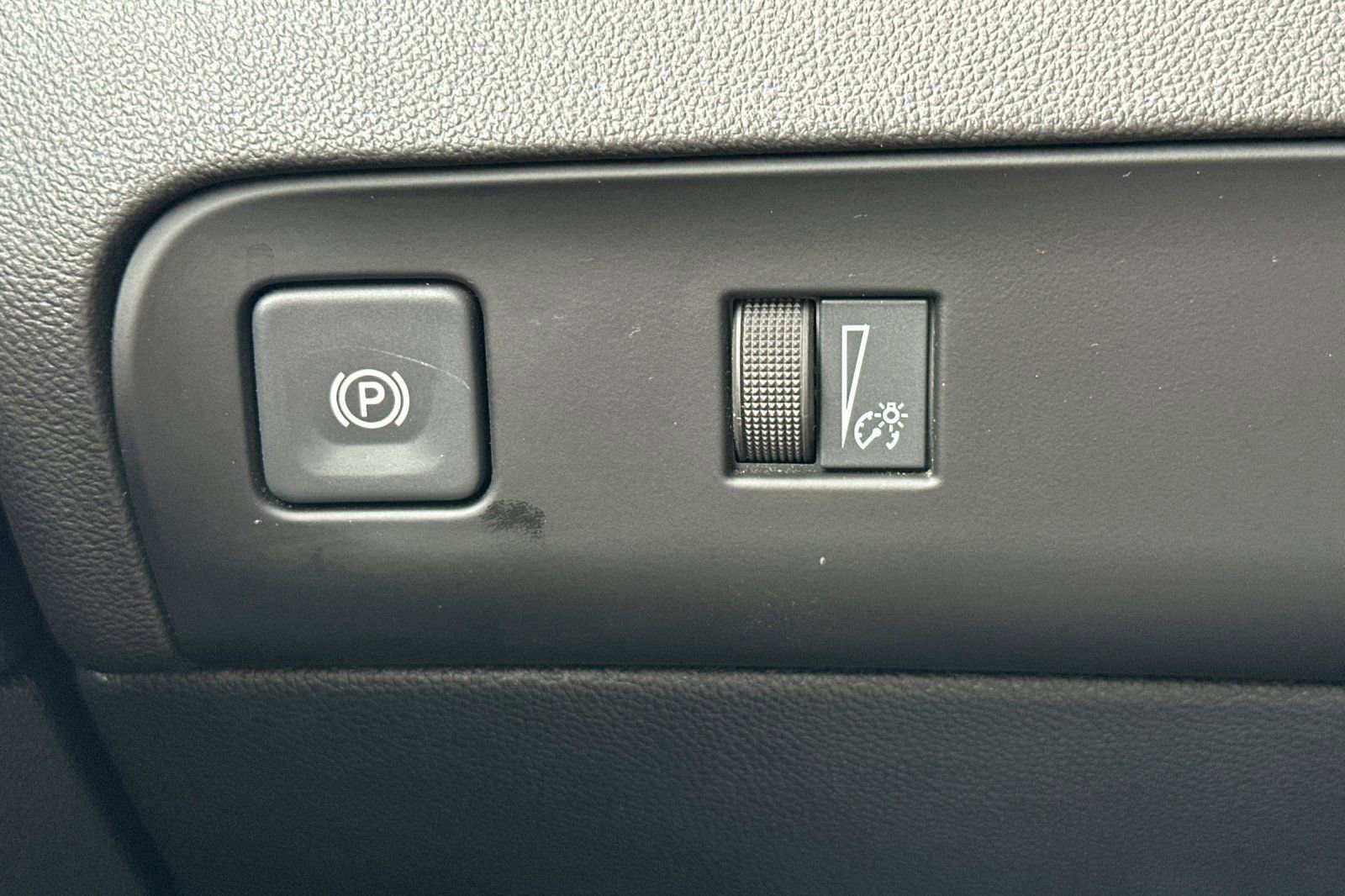 Certified 2023 Buick Enclave Essence w/ Sport Touring Edition image 36