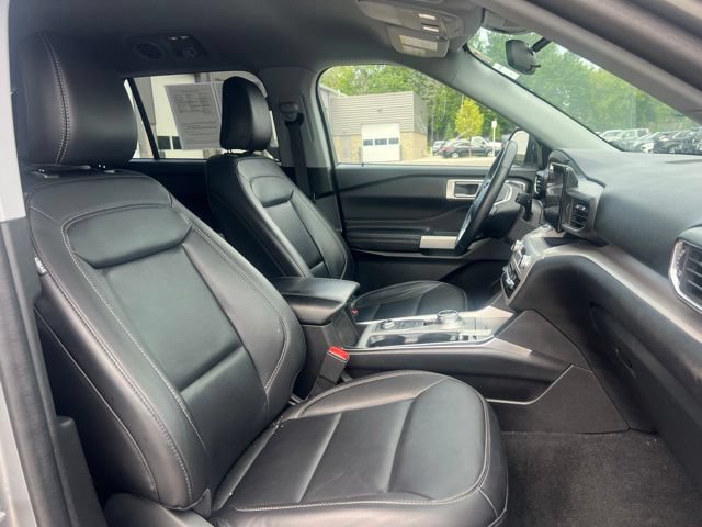 Used 2023 Ford Explorer XLT w/ Equipment Group 202A AWD/4WD image 10