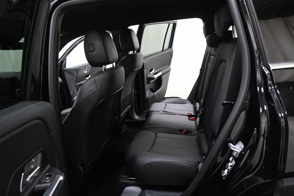 Used 2024 Mercedes-Benz GLB 250 4MATIC image 13