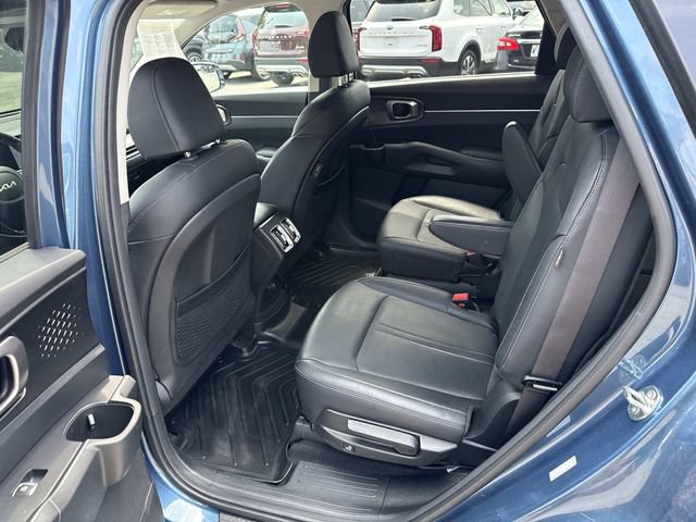 Used 2025 Kia Sorento EX AWD/4WD image 16