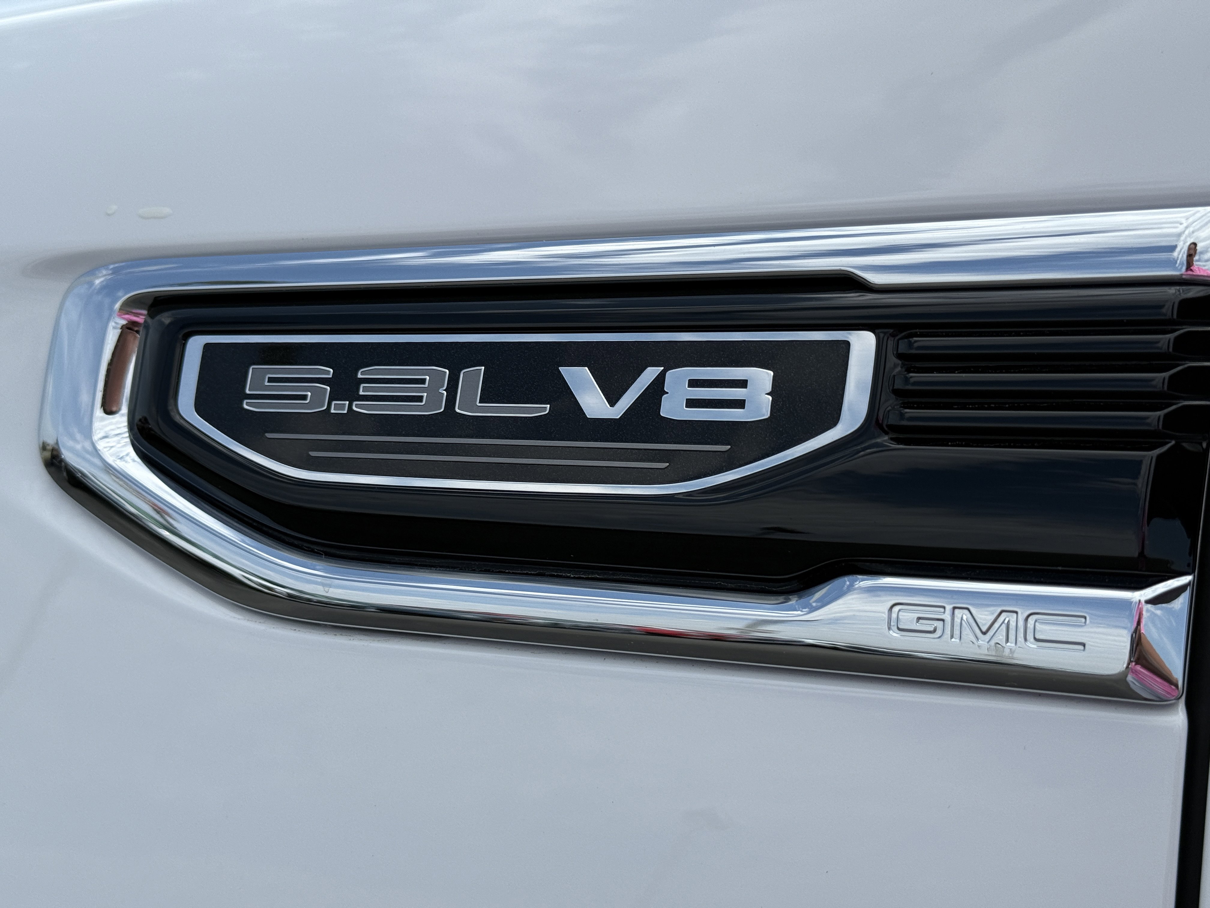 New 2026 GMC Sierra 1500 SLE image 11