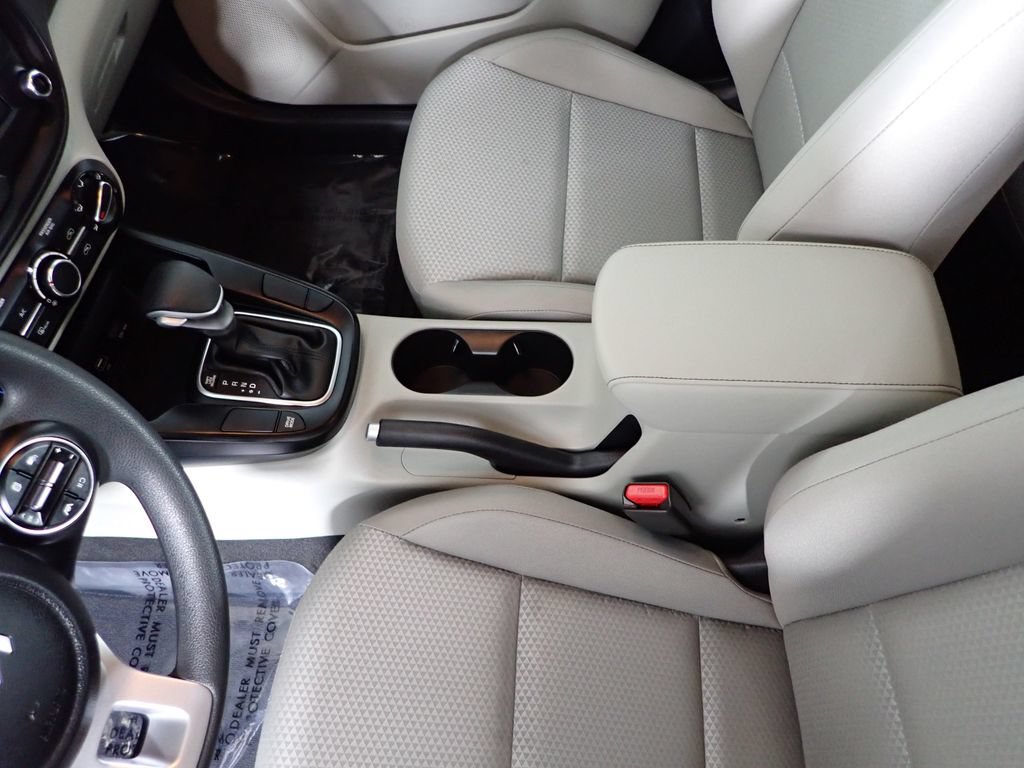 Used 2025 Kia Soul LX w/ LX Technology Package FWD image 33