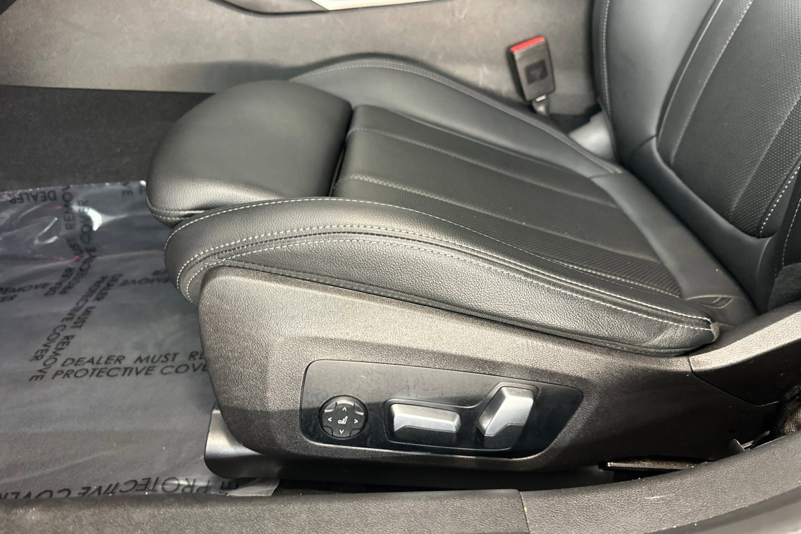 Certified 2023 BMW 330e w/ M Sport Package image 14