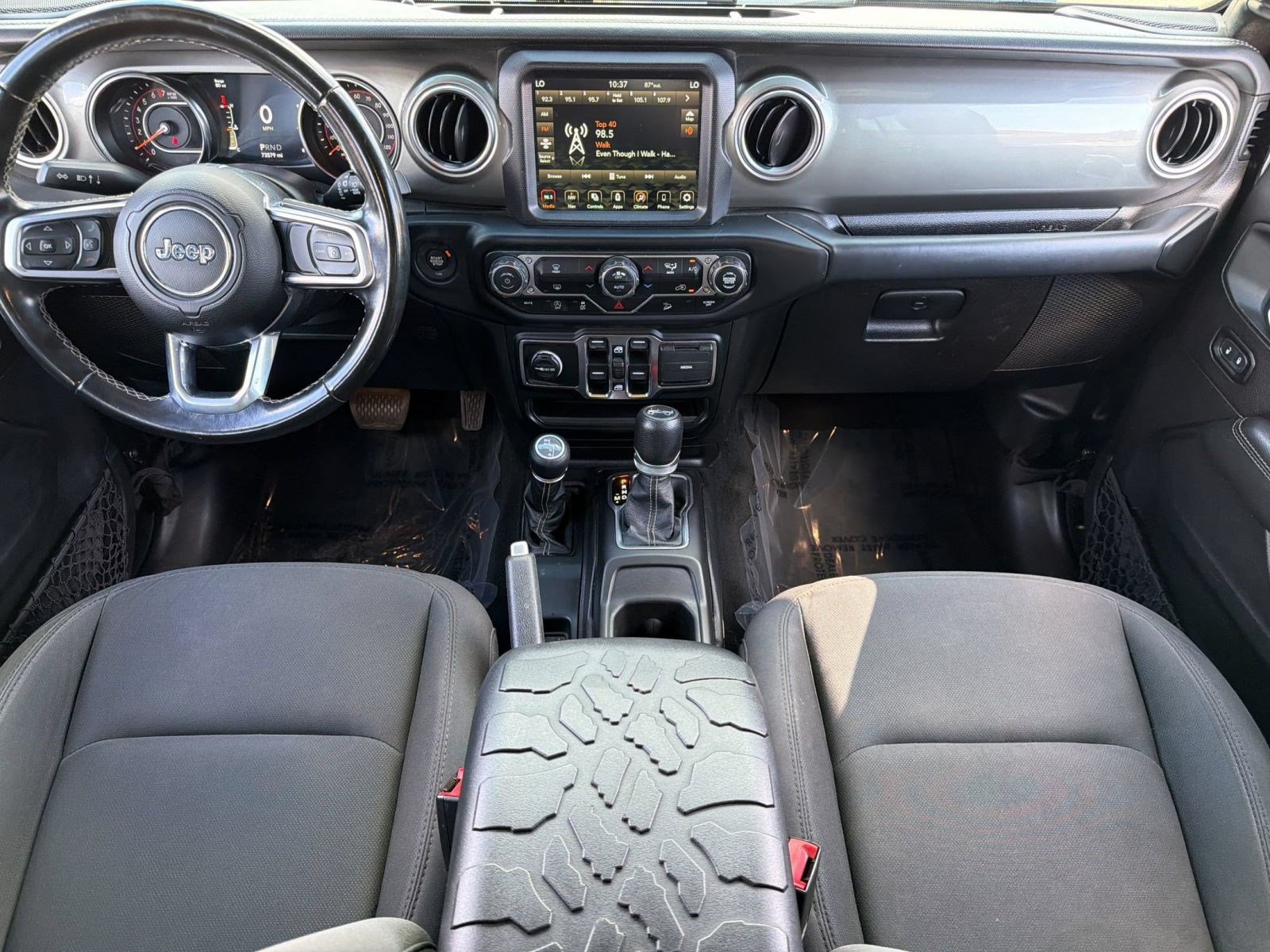 Used 2020 Jeep Wrangler Unlimited Sahara w/ Uconnect 4C Nav & Sound Group AWD/4WD image 15