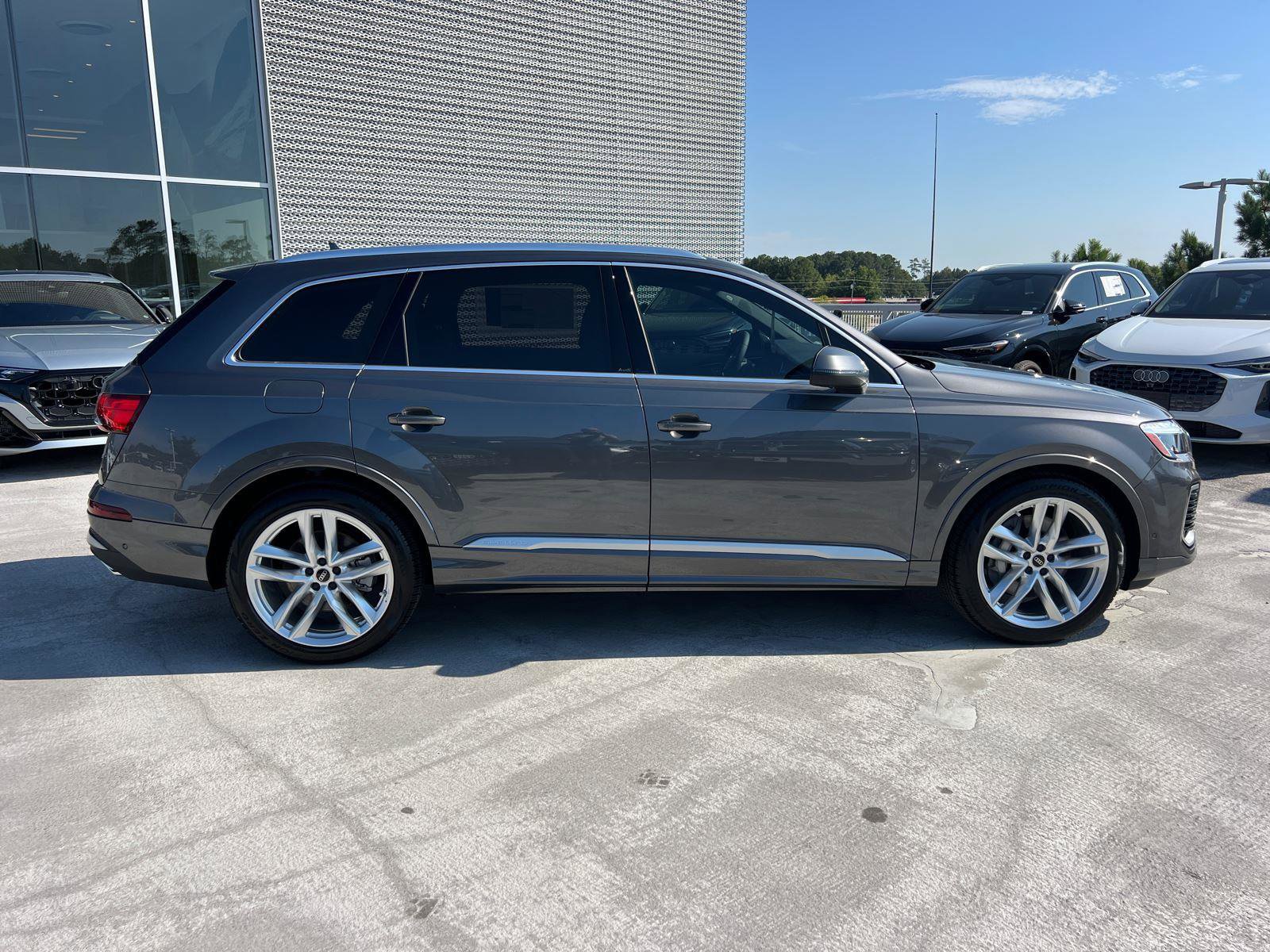 New 2025 Audi Q7 3.0T Premium Plus image 4