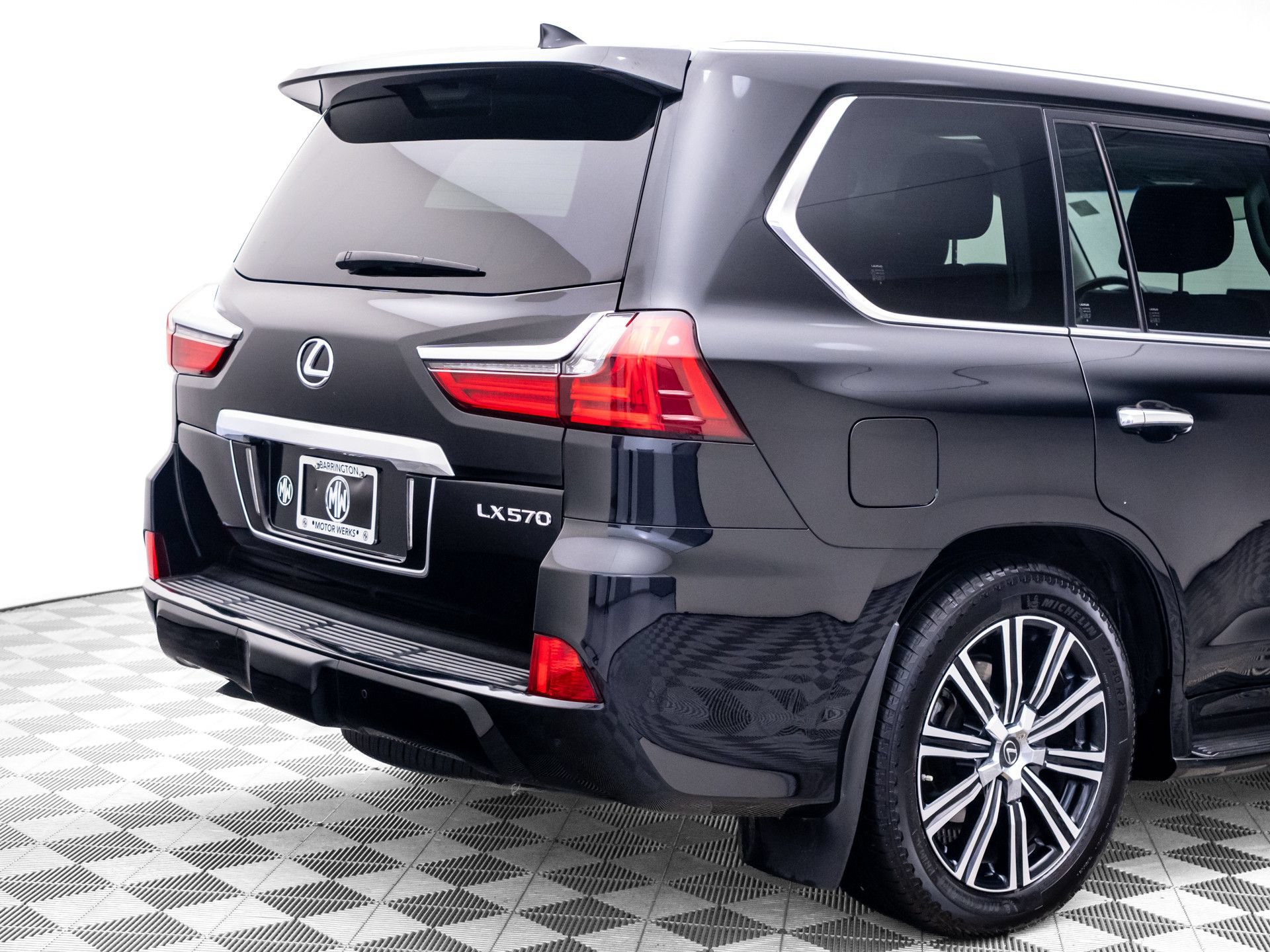 Used 2020 Lexus LX 570 4WD w/ Luxury Package image 37