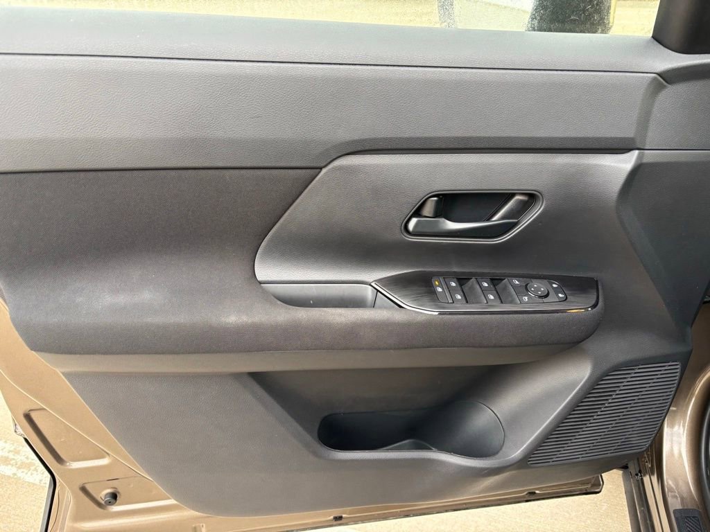 Used 2025 Nissan Kicks S image 13