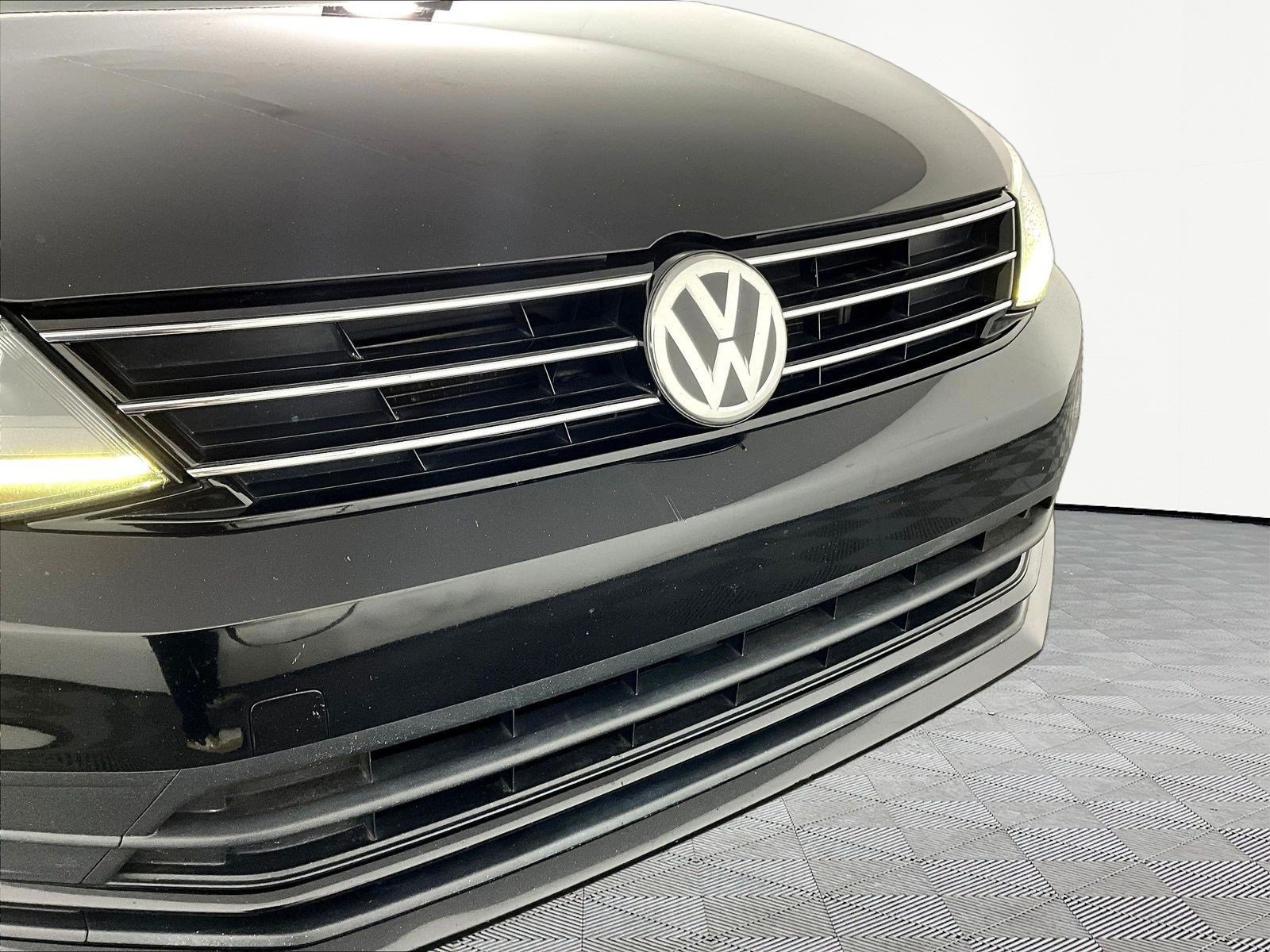 Used 2017 Volkswagen Jetta SEL FWD image 33