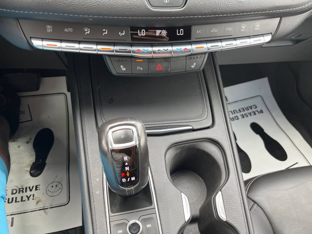 Used 2019 Cadillac XT4 Premium Luxury AWD/4WD image 17