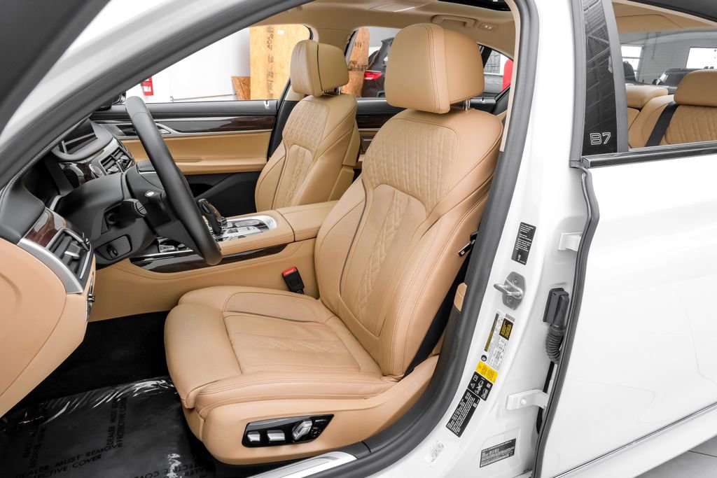 Used 2020 BMW ALPINA B7 xDrive image 34