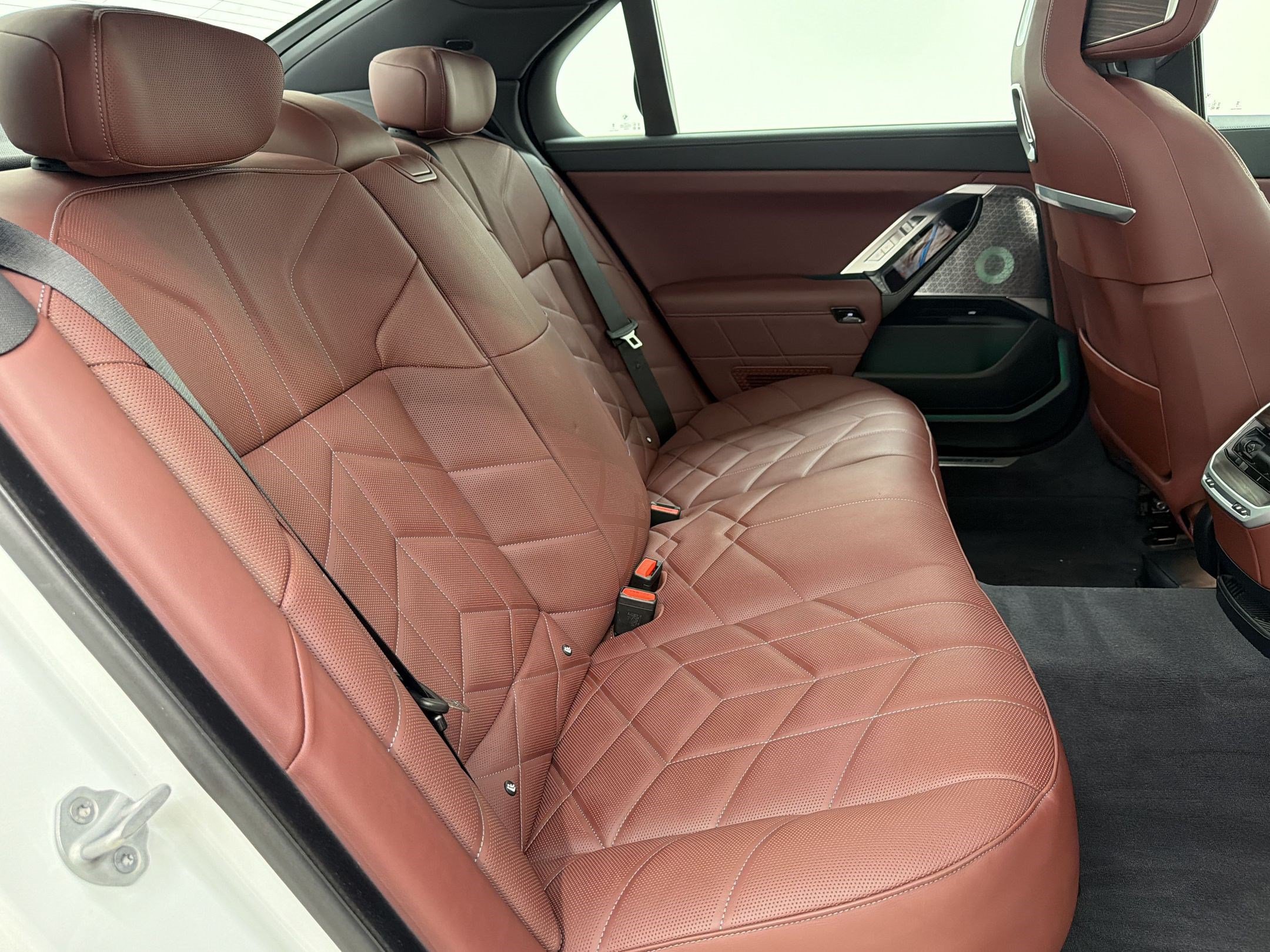 Certified 2025 BMW 760i xDrive AWD/4WD image 29