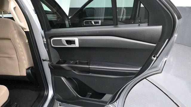 Used 2021 Ford Explorer 4WD image 13