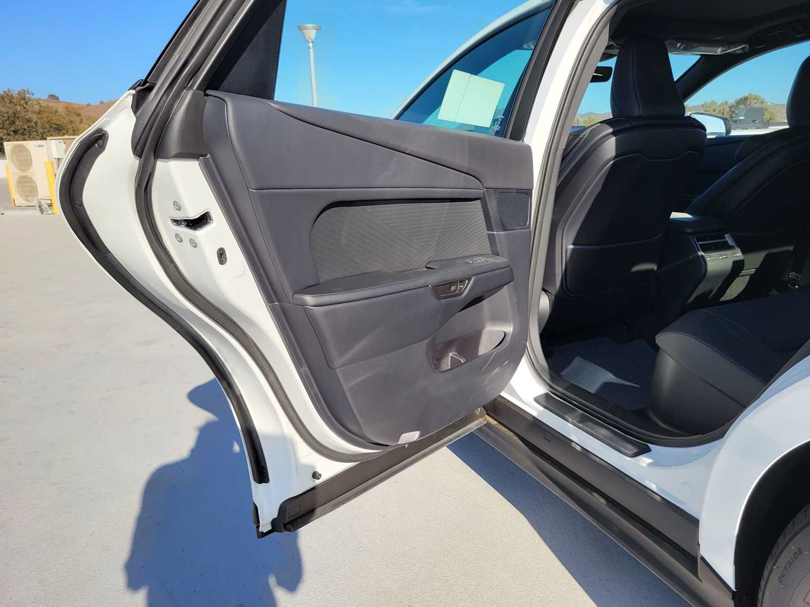 Used 2026 Lexus ES 350e w/ Convenience Package FWD image 15