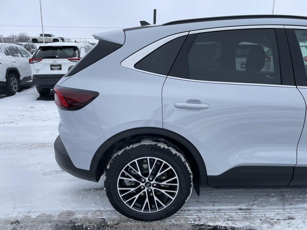 New 2026 Ford Escape SE image 32