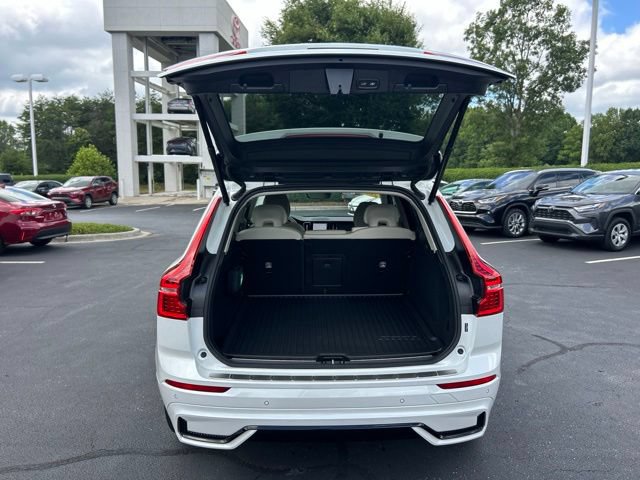 Used 2025 Volvo XC60 B5 Plus w/ Protection Package Premier AWD/4WD image 9