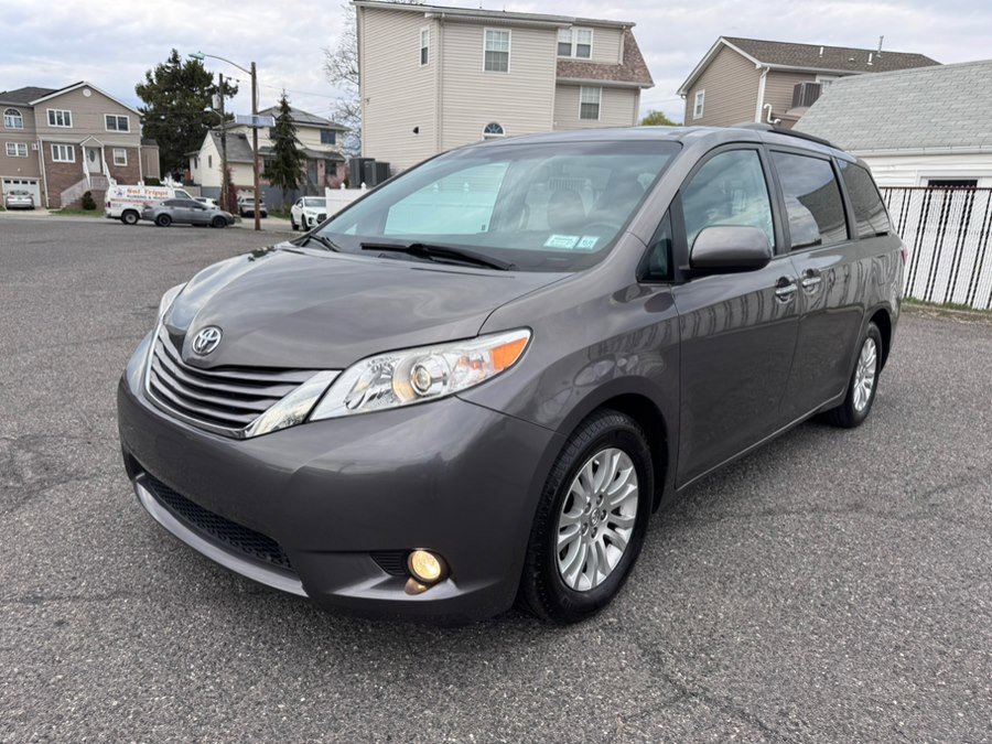 Used 2017 Toyota Sienna XLE Premium
