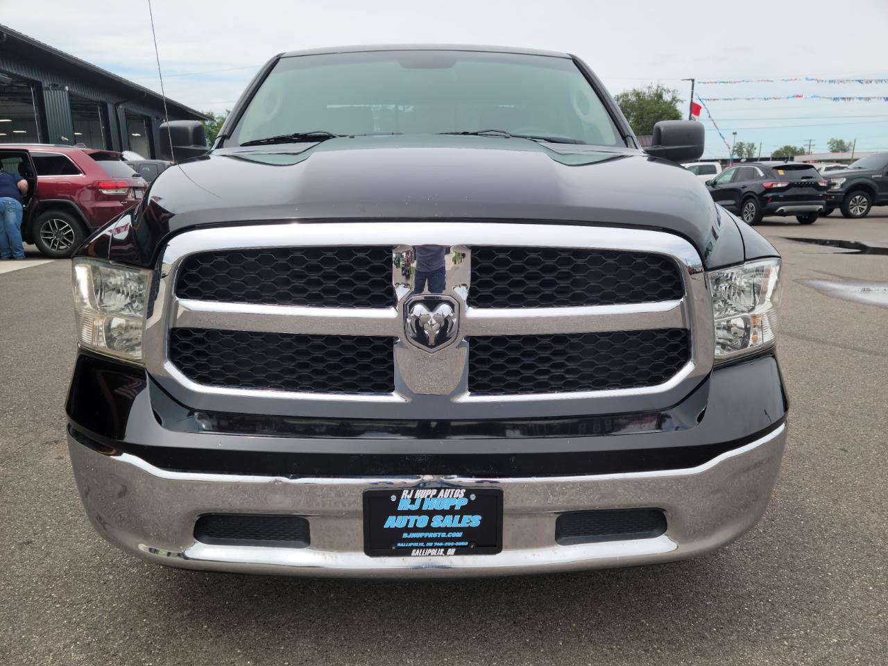 Used 2015 RAM 1500 Classic SLT RWD image 2