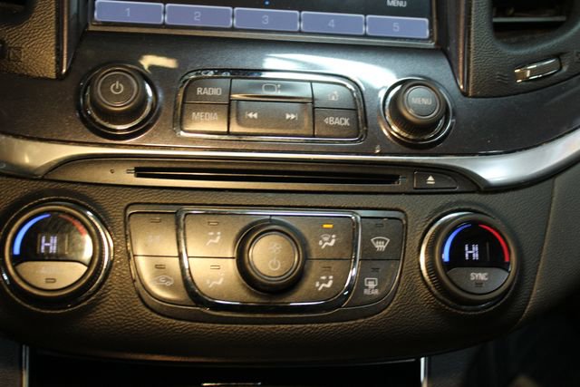 Used 2015 Chevrolet Impala LT FWD image 22