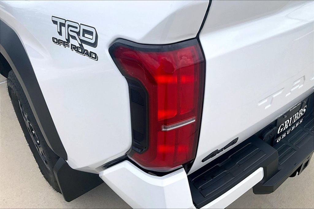 Used 2025 Toyota Tacoma TRD Off-Road AWD/4WD image 39