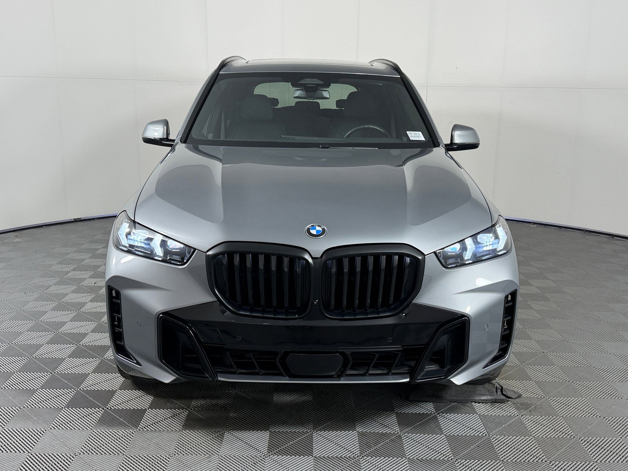 Used 2024 BMW X5 xDrive40i w/ M Sport Package AWD/4WD image 6