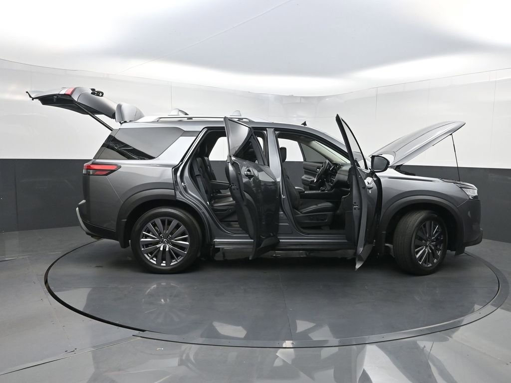 Used 2024 Nissan Pathfinder SL w/ SL Premium Package FWD image 39