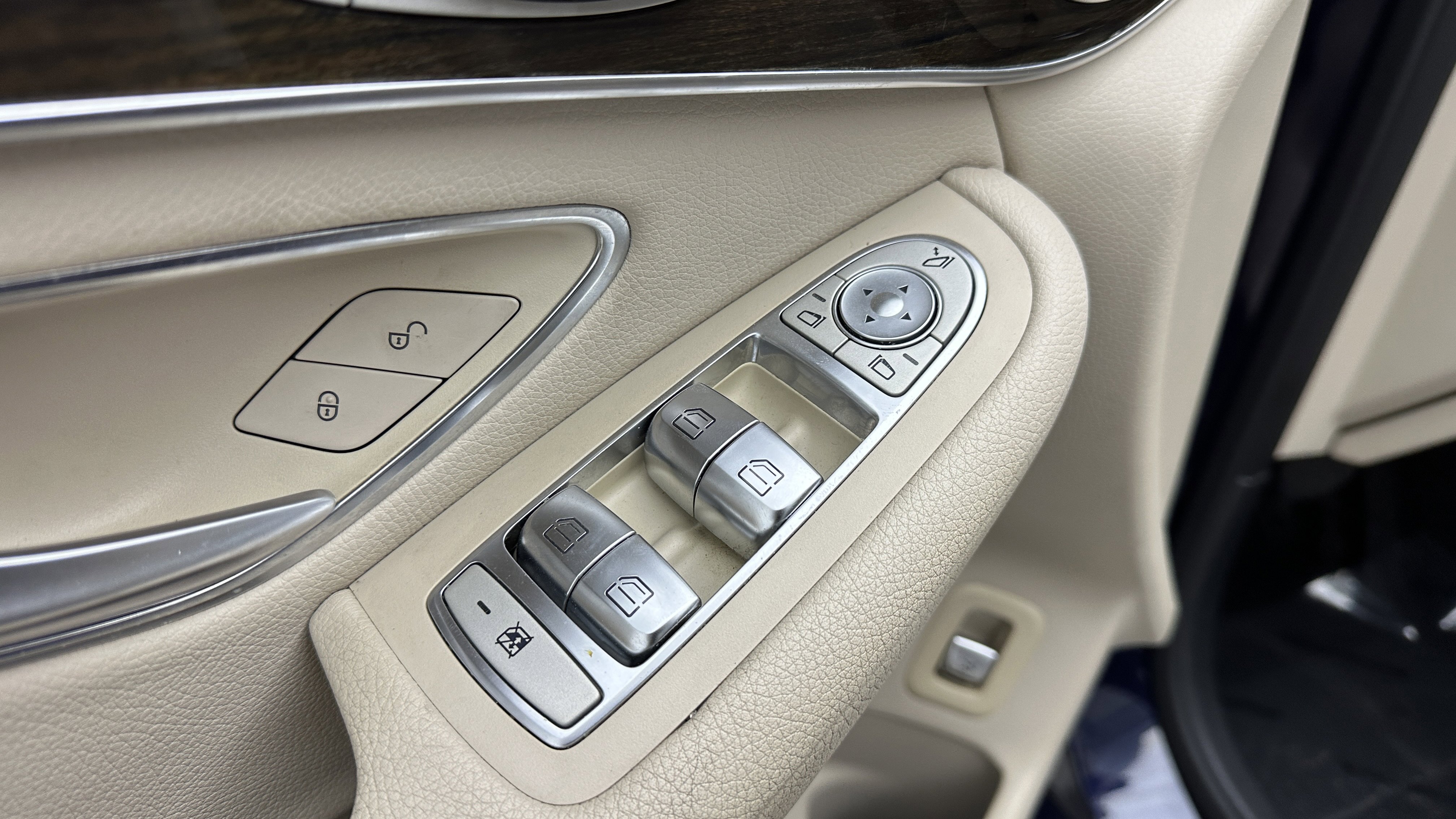 Used 2016 Mercedes-Benz GLC 300 image 11