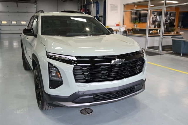 New 2026 Chevrolet Equinox LT w/ Convenience Package II image 3