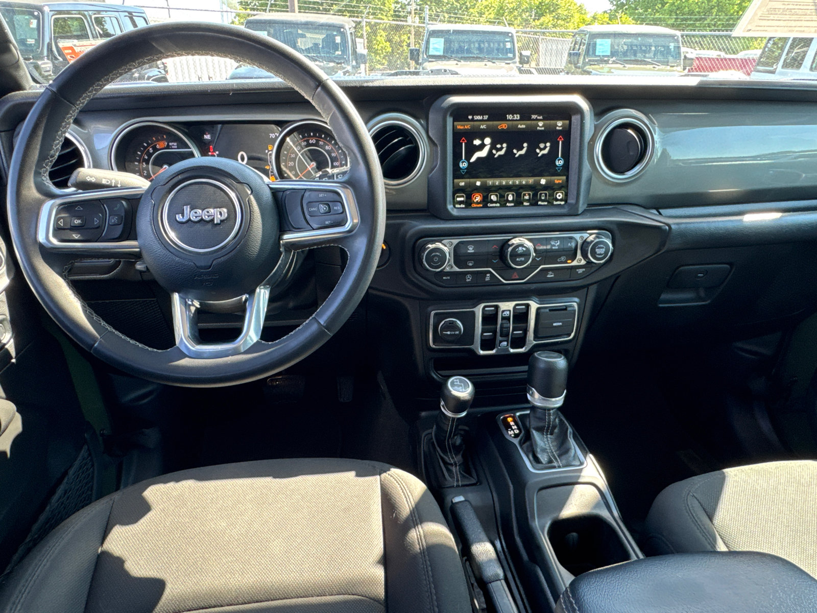 Used 2023 Jeep Wrangler Unlimited Sahara AWD/4WD image 8