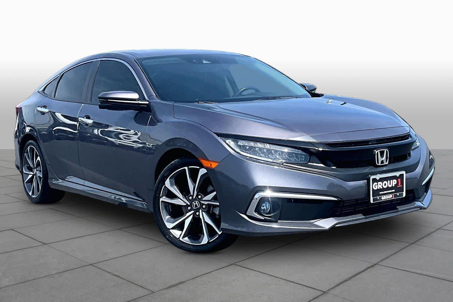 Used 2019 Honda Civic Touring image 2
