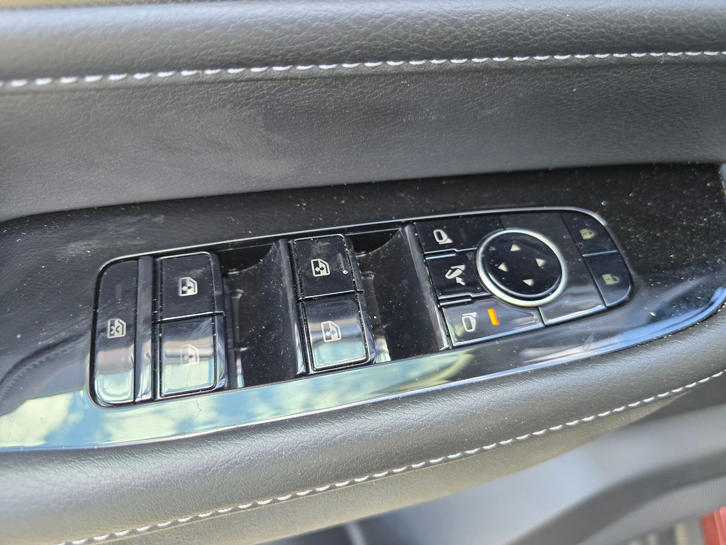 Used 2025 INFINITI QX80 Luxe AWD/4WD image 17