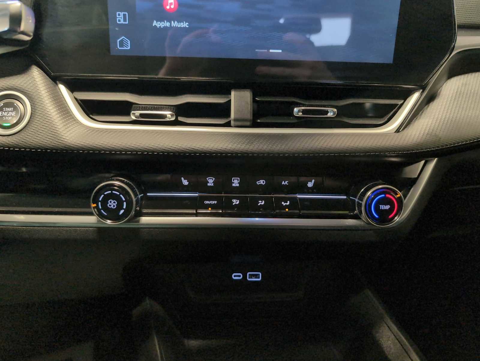 Used 2025 Chevrolet Equinox LT image 18