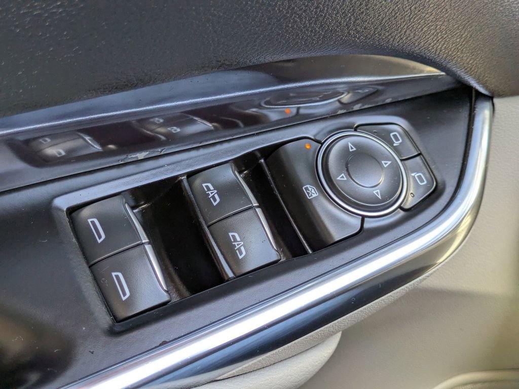 Used 2019 Cadillac XT4 Luxury w/ Cold Weather Package image 25