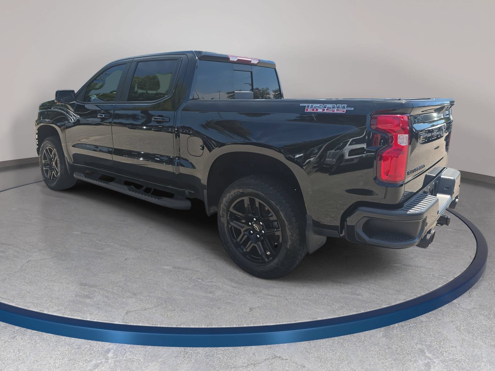 Used 2021 Chevrolet Silverado 1500 LT Trail Boss w/ Convenience Package II AWD/4WD image 7