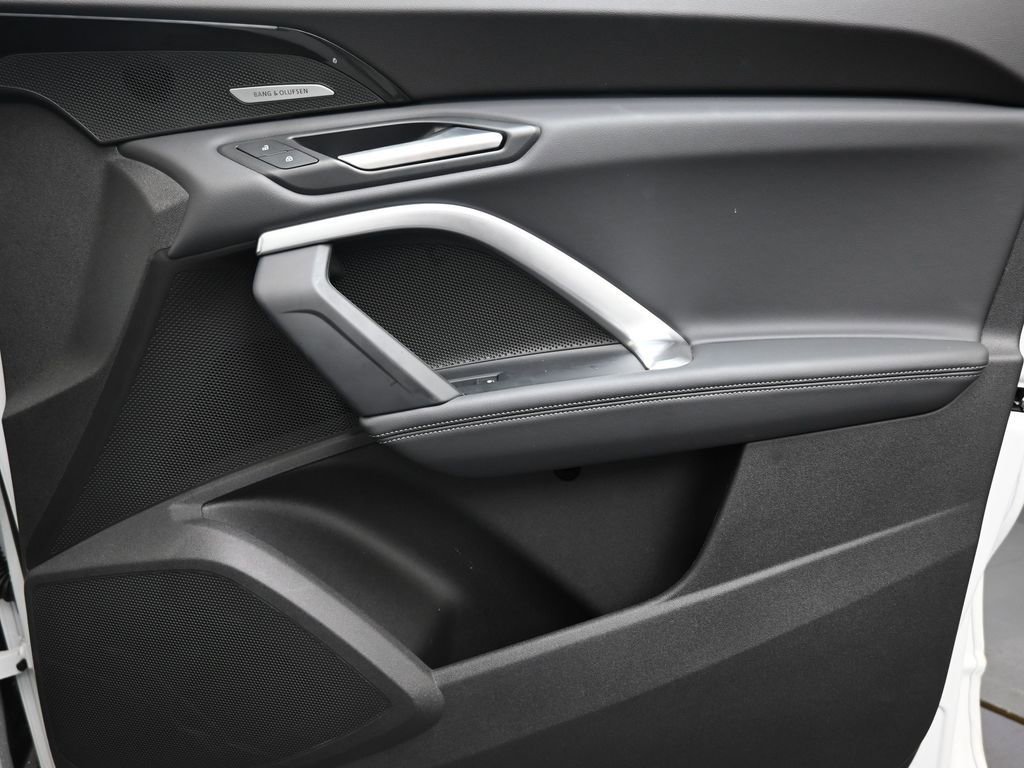 Used 2025 Audi Q5 Premium Plus w/ Premium Plus image 11