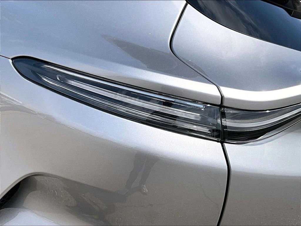 Used 2023 Aston Martin DBX 707 image 21