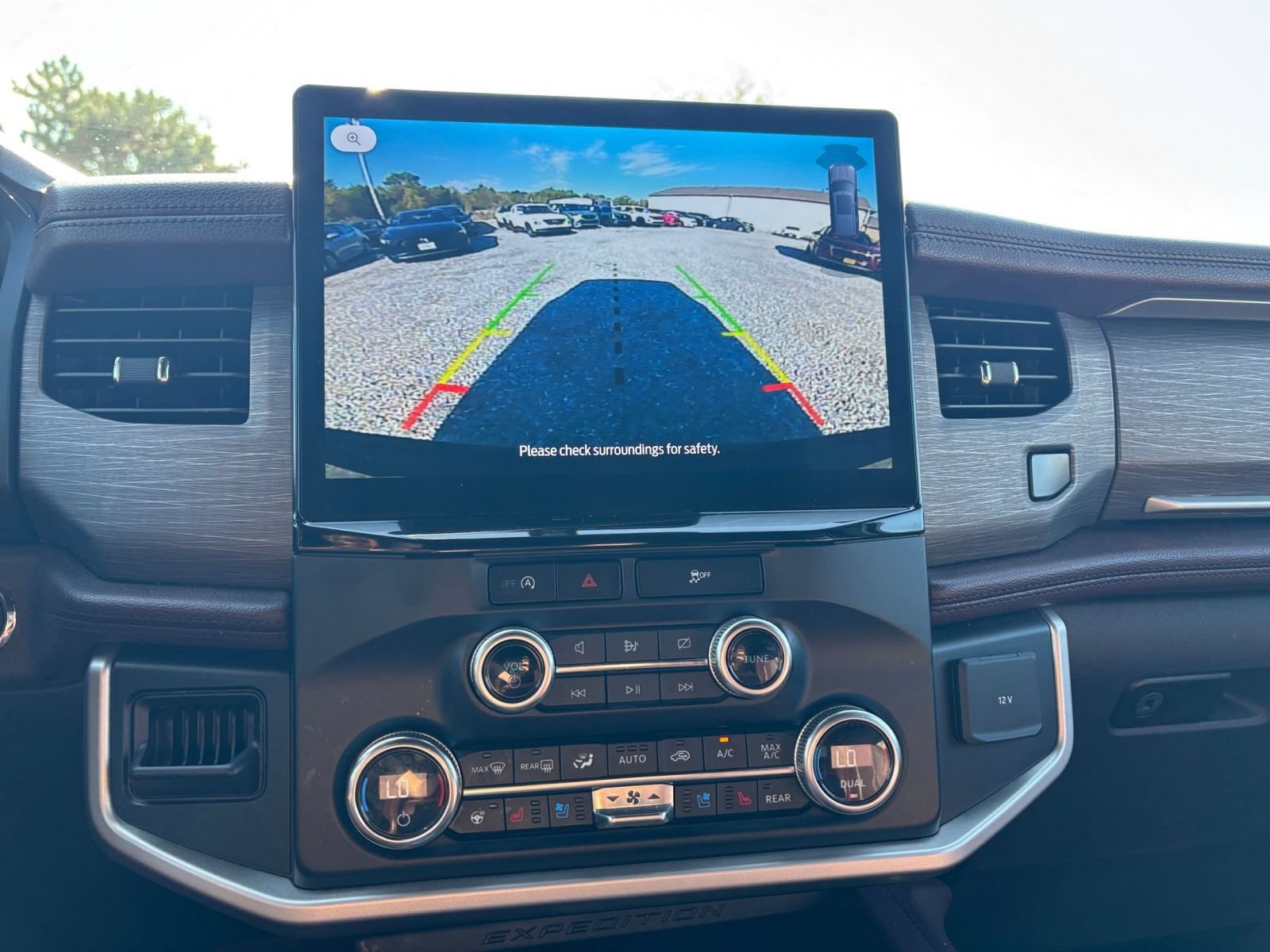 Used 2024 Ford Expedition Max Limited RWD image 25
