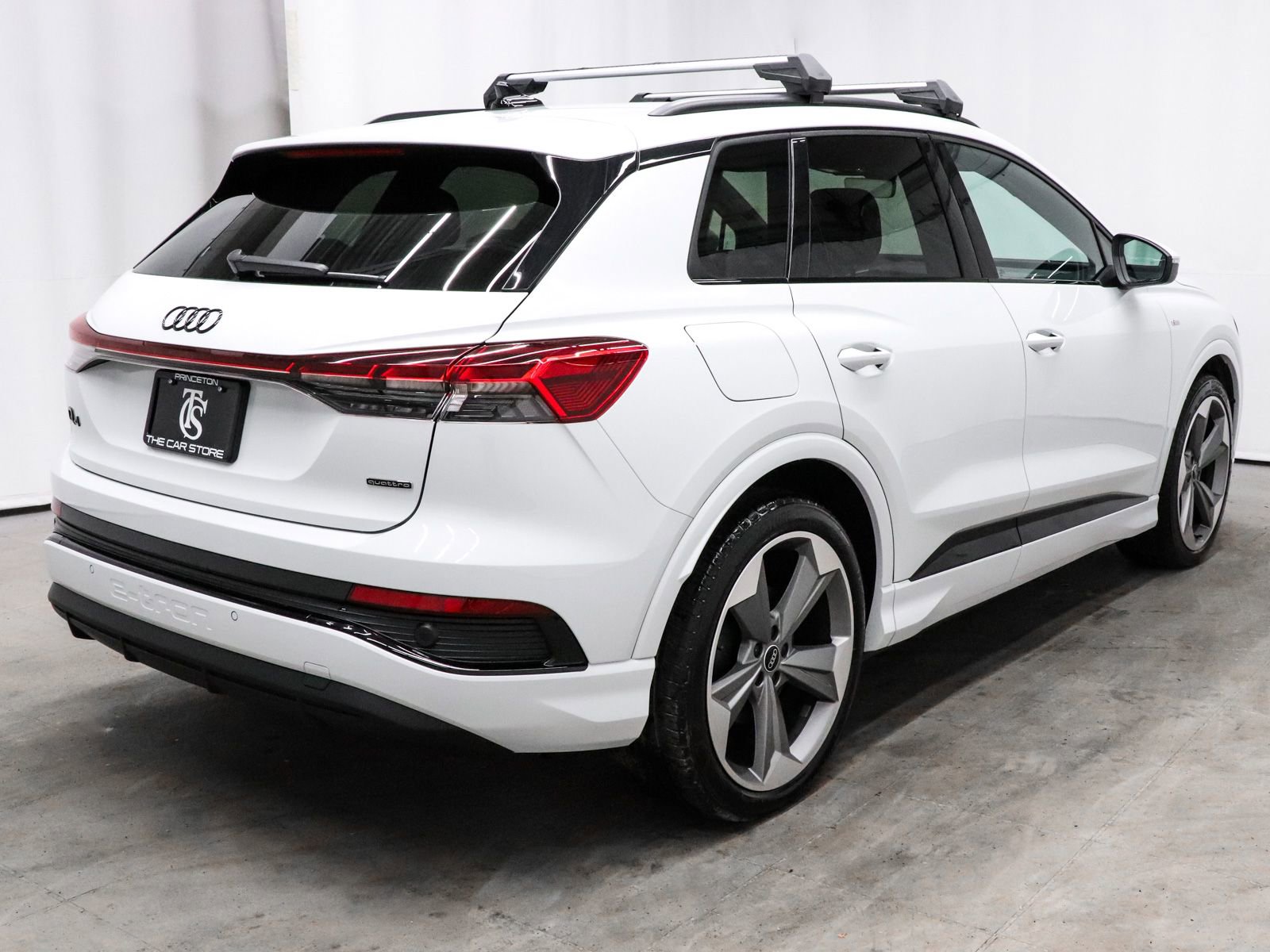 Used 2025 Audi Q4 e-tron Premium Plus w/ Premium Plus image 6