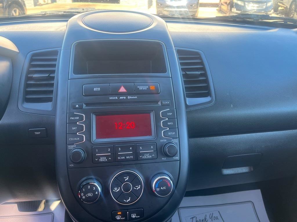 Used 2012 Kia Soul FWD image 12