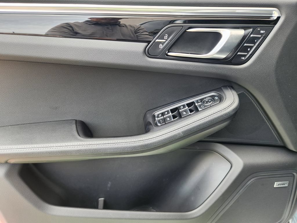 Used 2022 Porsche Macan AWD/4WD image 20