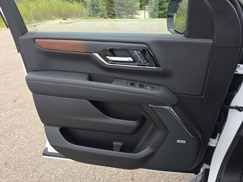 New 2026 GMC Yukon XL Denali w/ LPO, Floor Liner Package AWD/4WD image 30