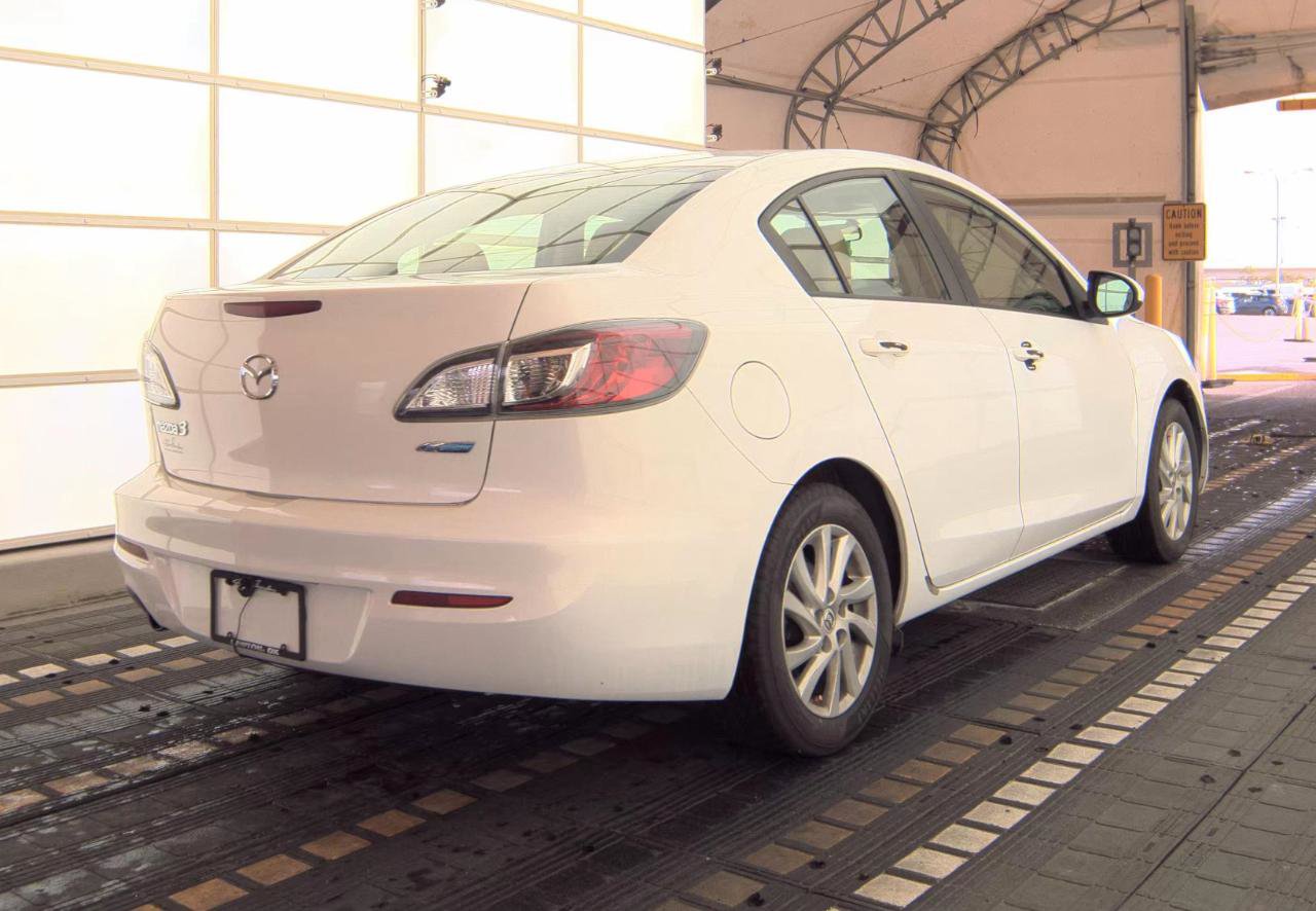 Used 2012 MAZDA MAZDA3 i Touring FWD image 5