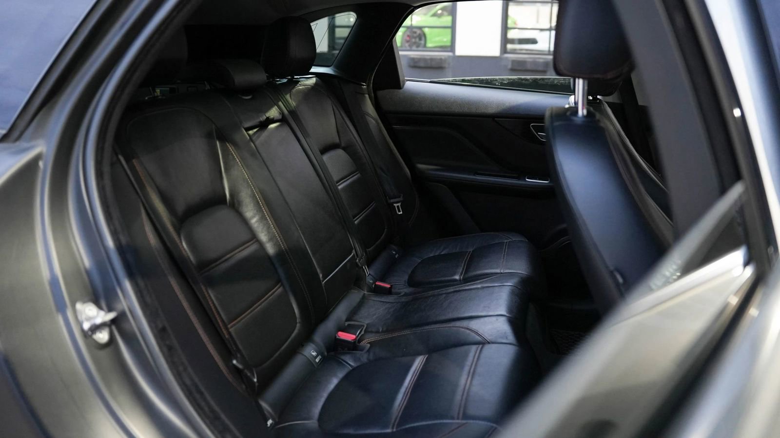 Used 2018 Jaguar F-PACE Prestige image 30