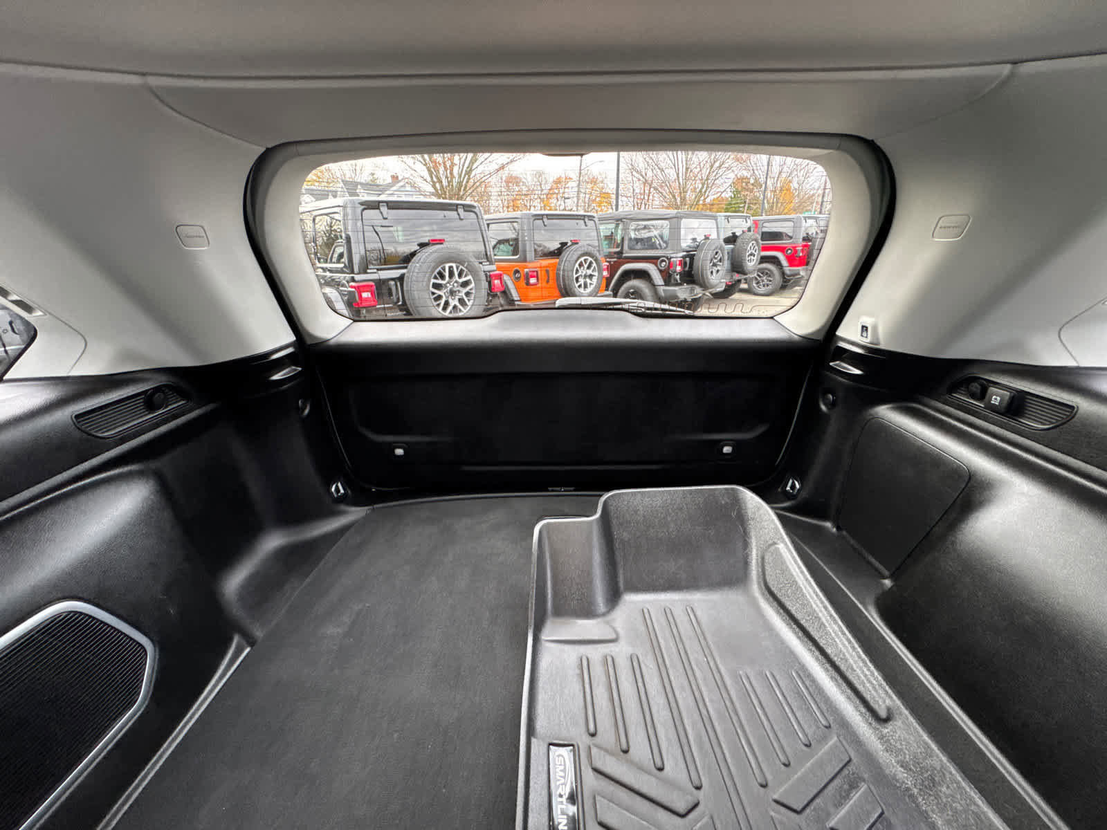 Used 2023 Jeep Grand Cherokee 30th Anniversary image 38