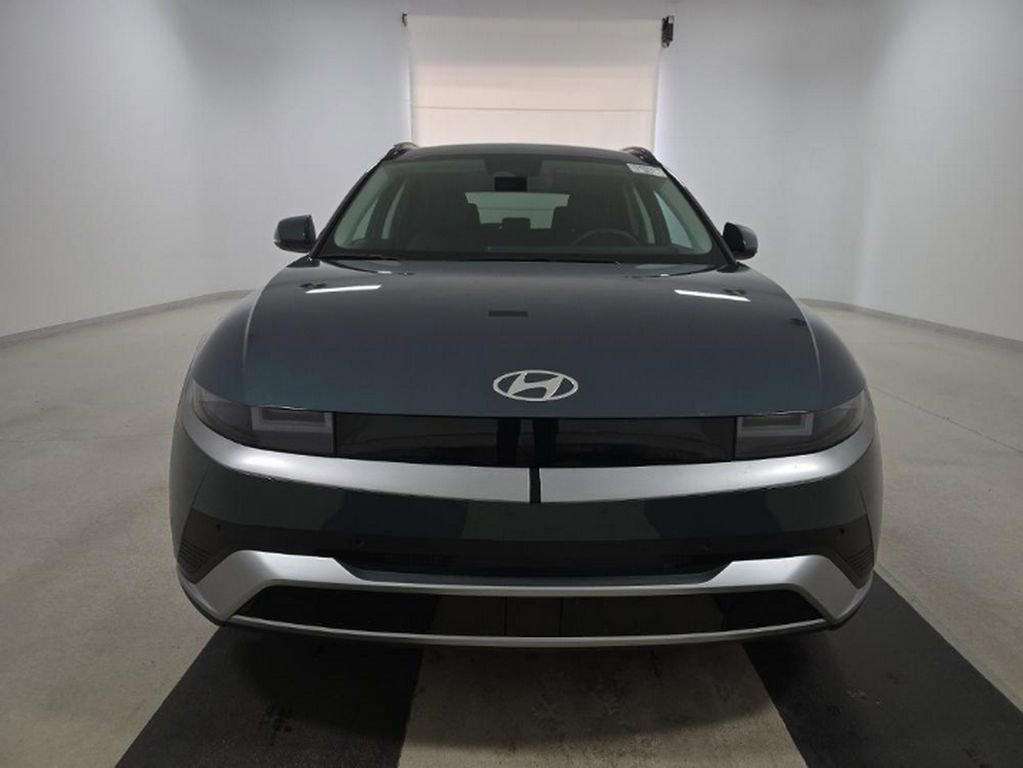 Used 2025 Hyundai Ioniq 5 SEL RWD image 2