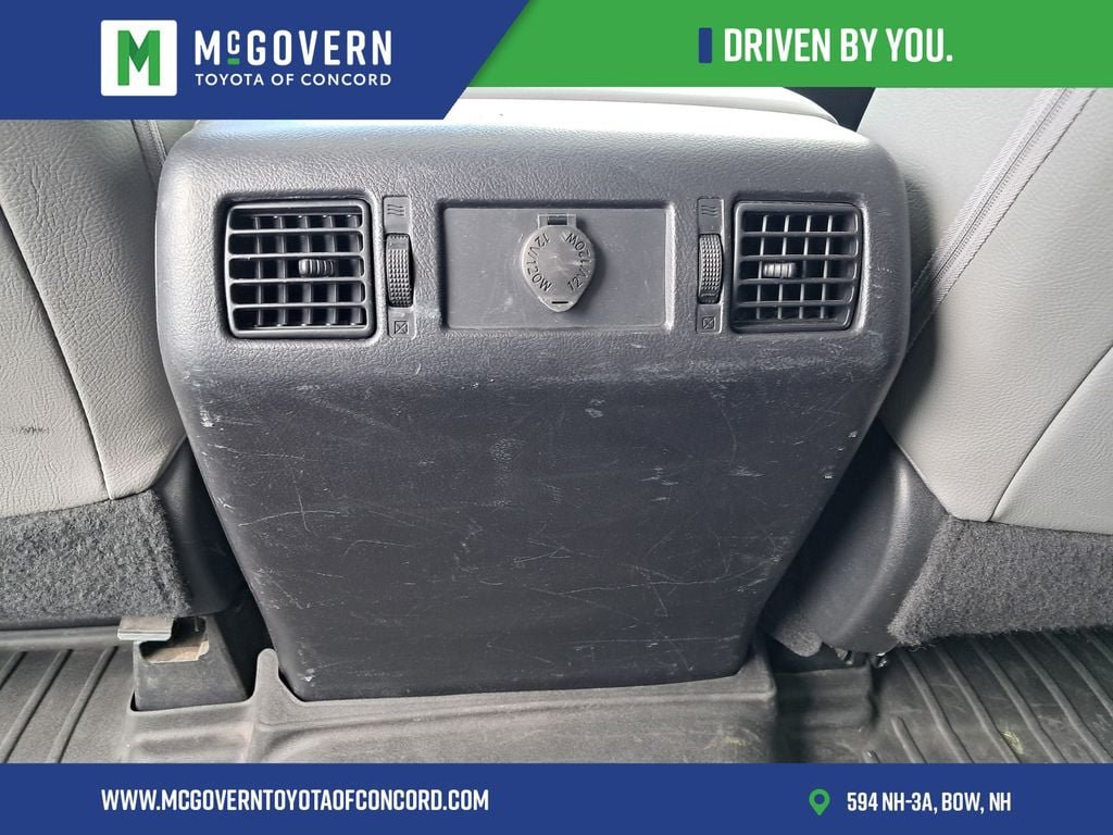 Used 2015 Toyota Tundra Limited w/ Limited Premium Package AWD/4WD image 18