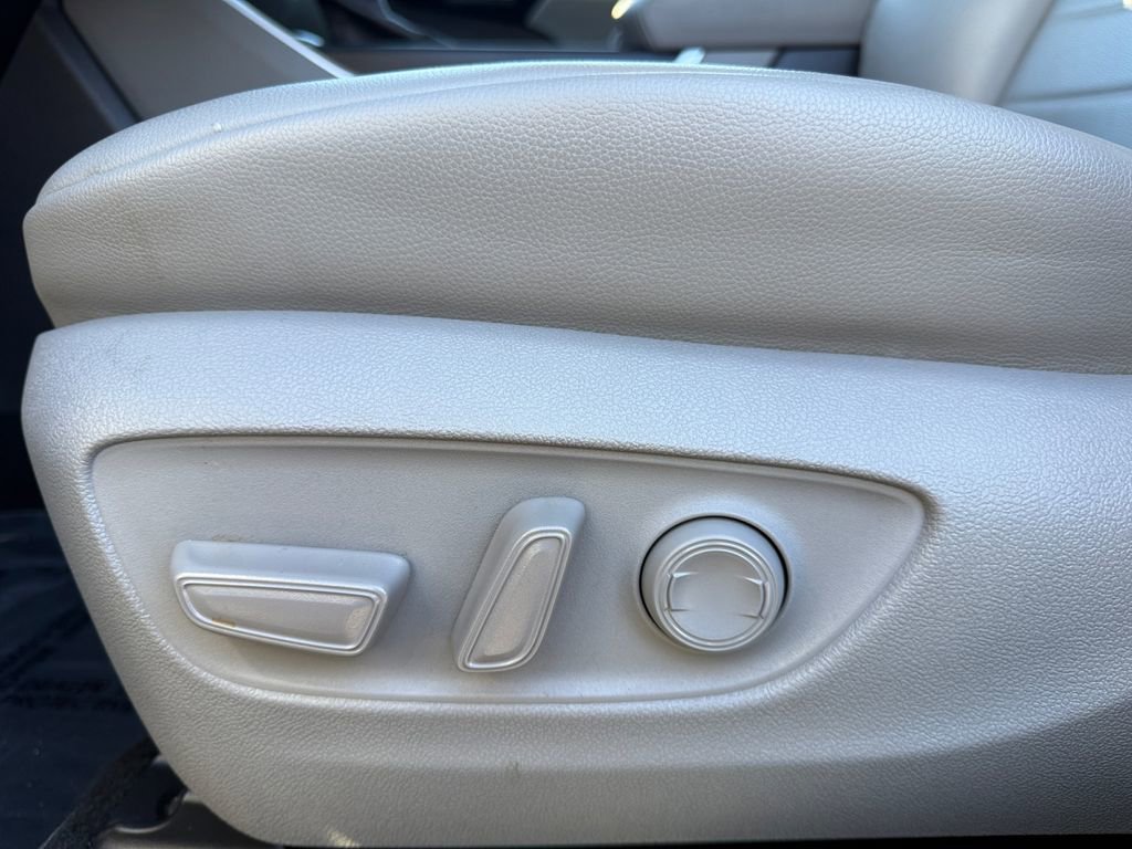 Used 2022 Toyota Highlander XLE image 10