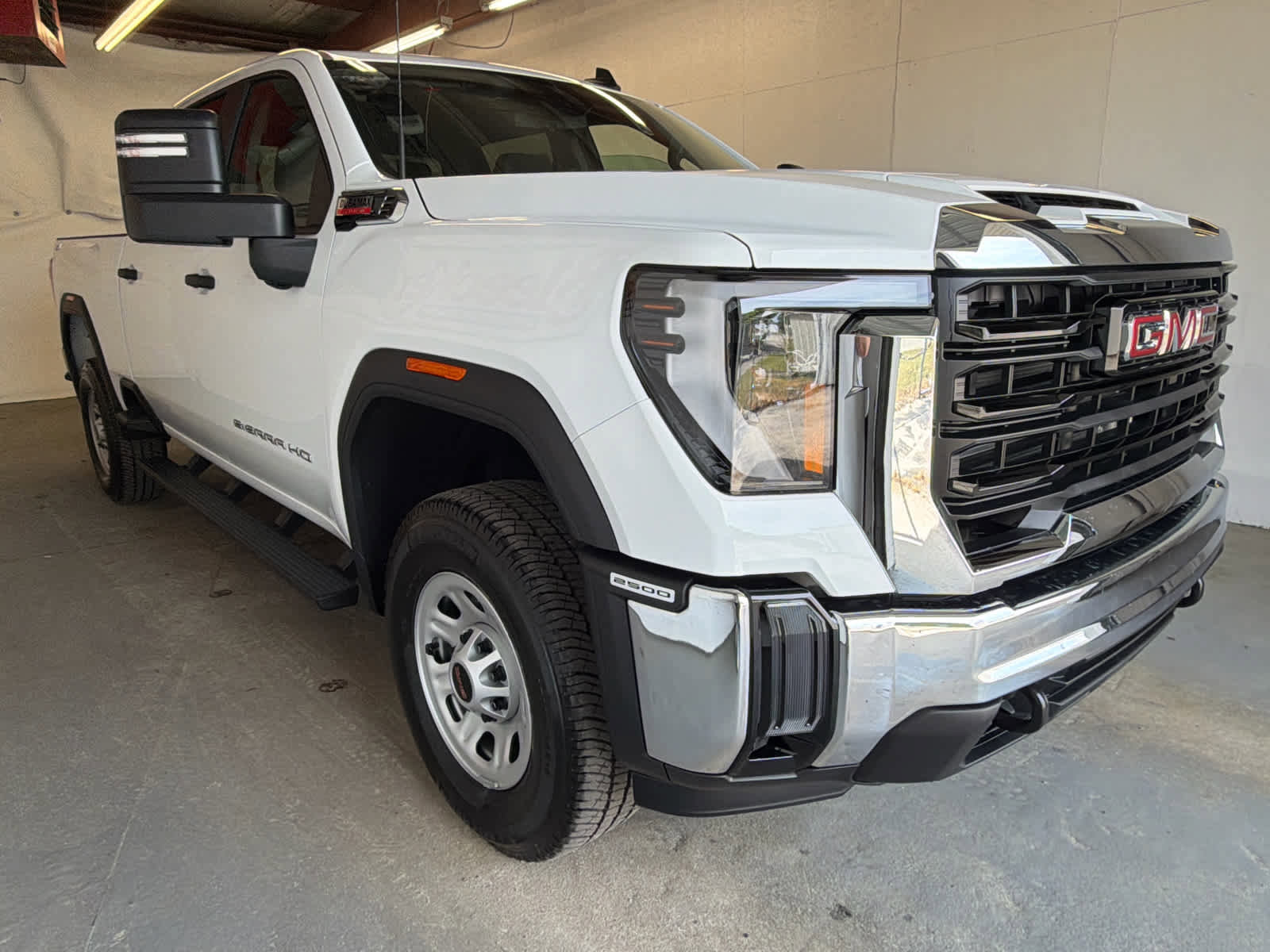 New 2026 GMC Sierra 2500 Pro AWD/4WD image 4