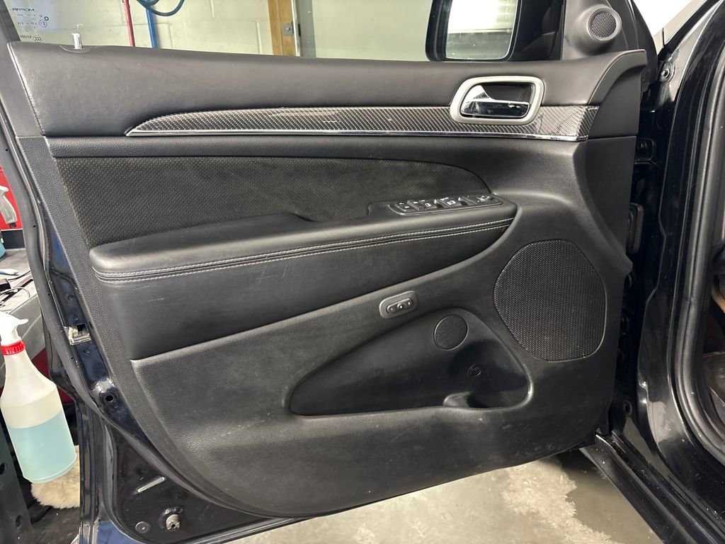 Used 2012 Jeep Grand Cherokee SRT8 w/ Luxury Group II image 18