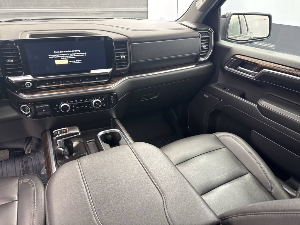 Used 2024 GMC Sierra 1500 Elevation w/ Elevation Premium Package AWD/4WD image 10